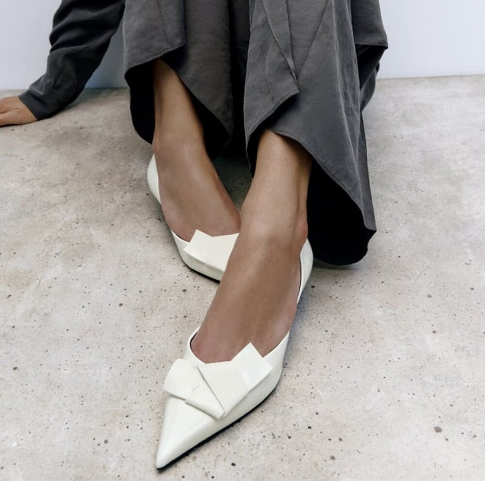 bow kitten heel pump